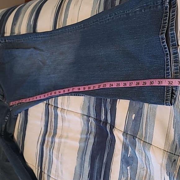 Addison Flare Maurices jeans size 20 long, inseam 32" - Picture 6 of 6